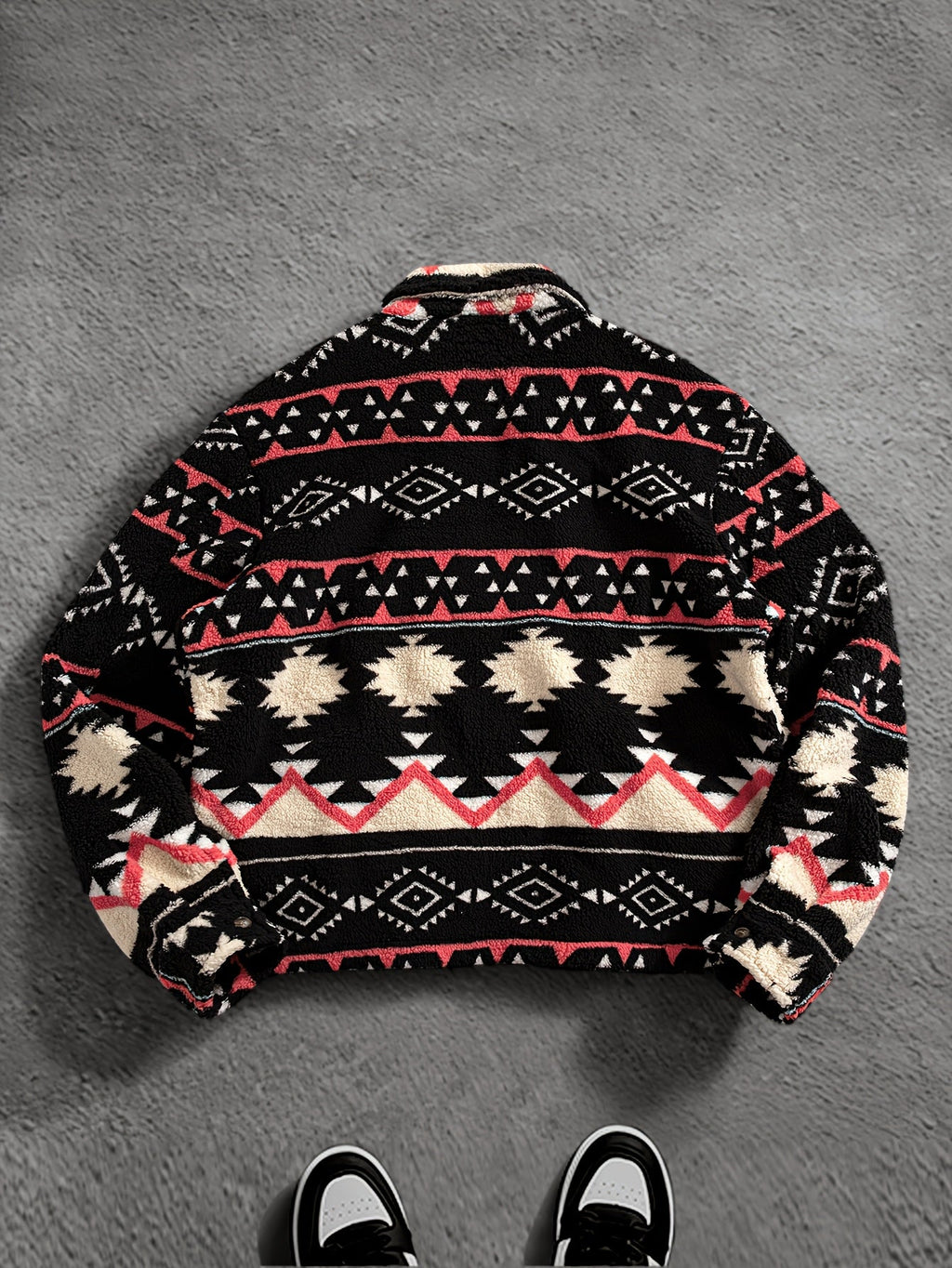 Men's Relaxed Plush Fleece Jacket with Pointed Lapels and Welt Pockets