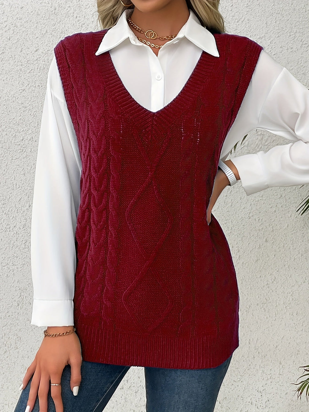 Women's Sleeveless Cable Knit Layering Slipover with V-Neck