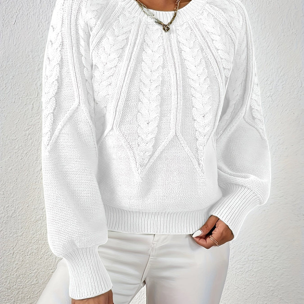 Women's Everyday Raglan Cable-Knit Jumper with Round Neckline - White