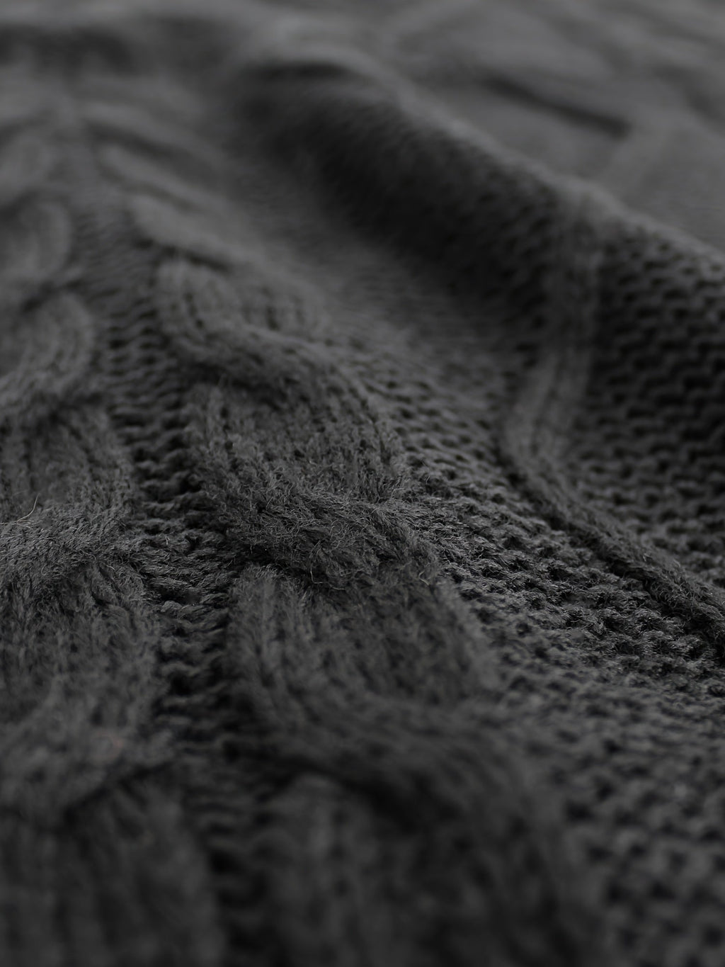 Women's Sleeveless Cable Knit Layering Slipover with V-Neck