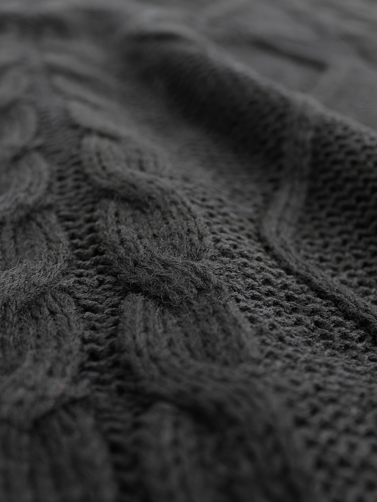 Women's Sleeveless Cable Knit Layering Slipover with V-Neck