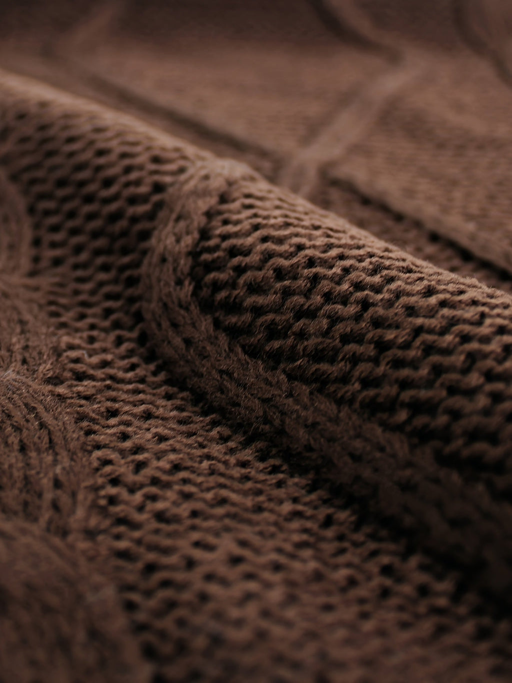 Women's Sleeveless Cable Knit Layering Slipover with V-Neck