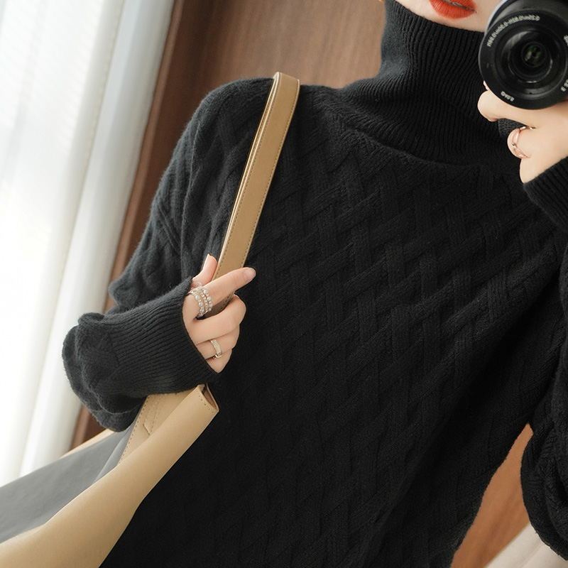 Women's Oversized Cable-Knit Polo Neck Jumper with Ribbed Collar - Black