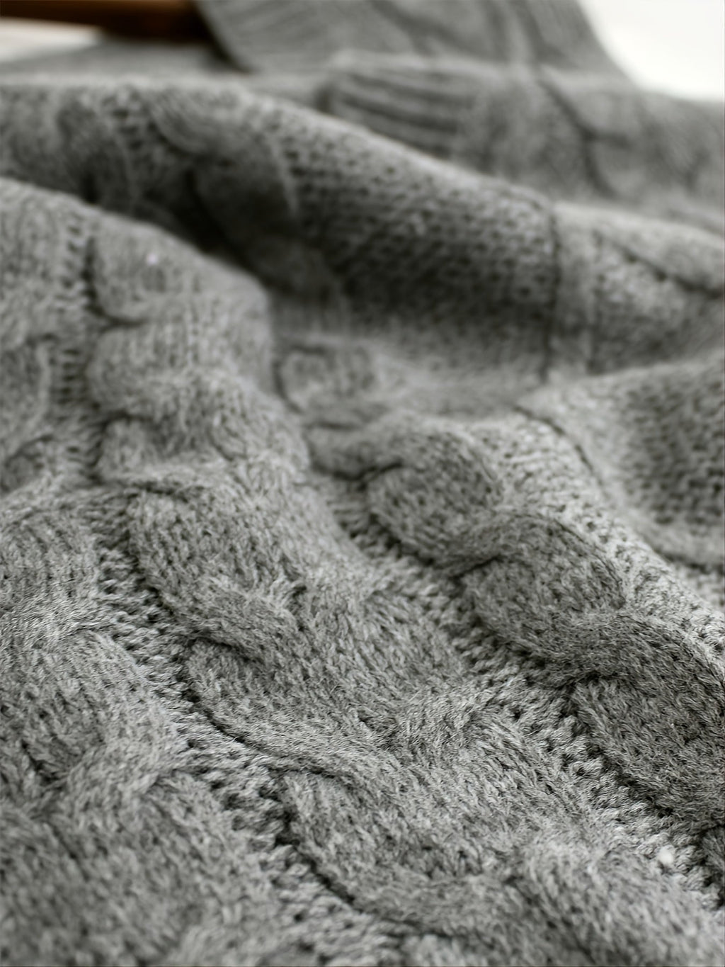Women's Sleeveless Cable Knit Layering Slipover with V-Neck