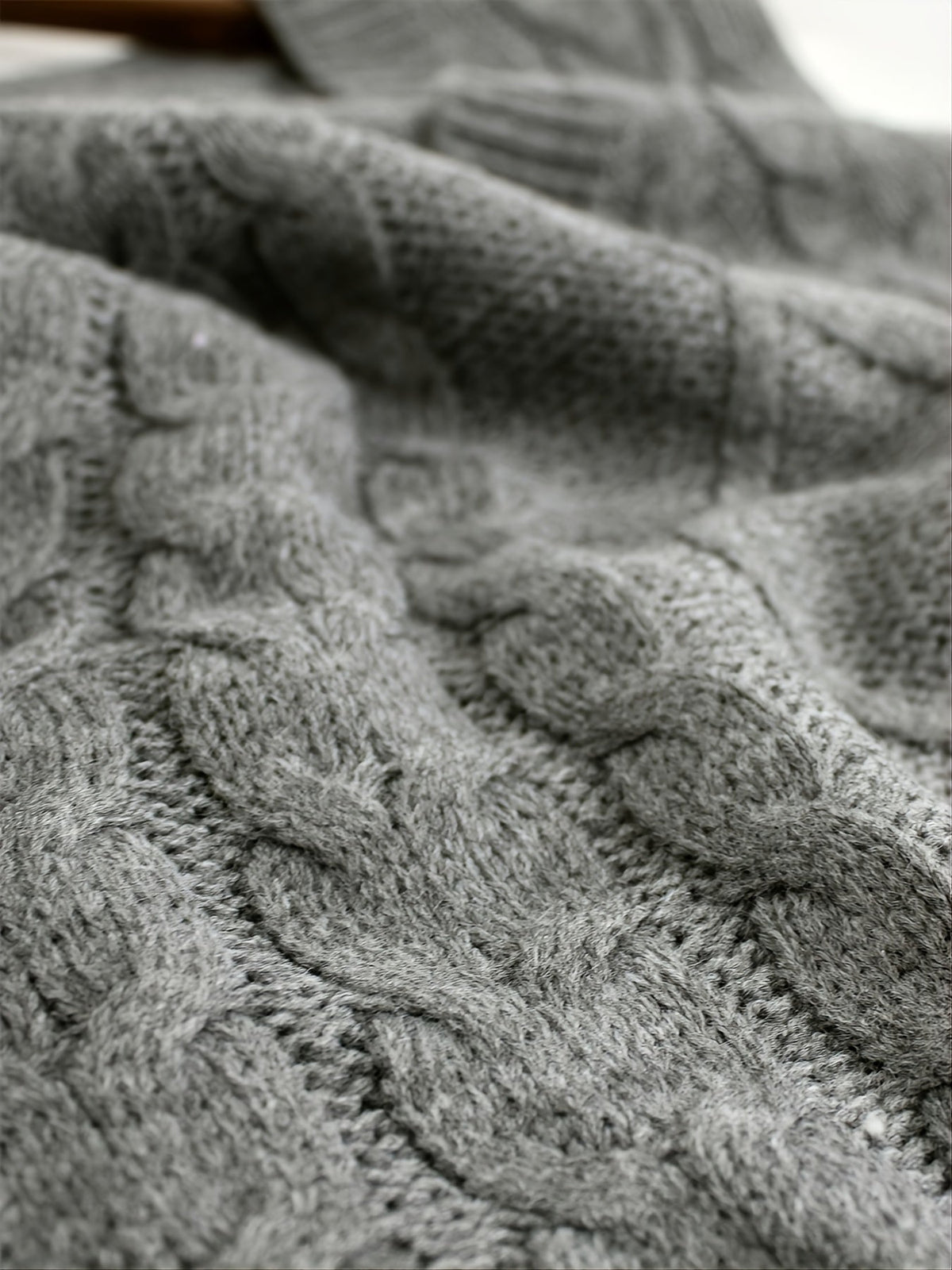 Women's Sleeveless Cable Knit Layering Slipover with V-Neck