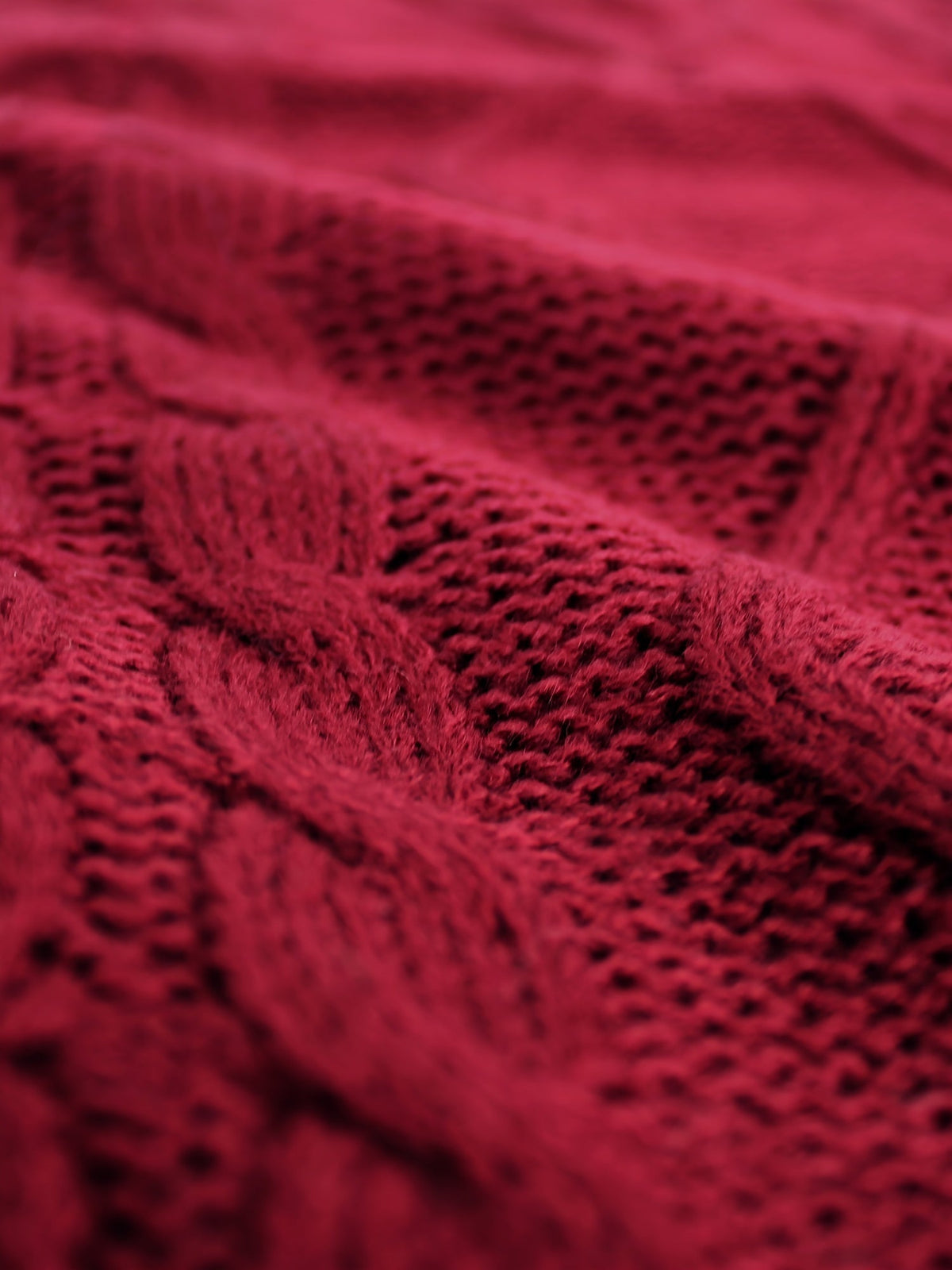 Women's Sleeveless Cable Knit Layering Slipover with V-Neck