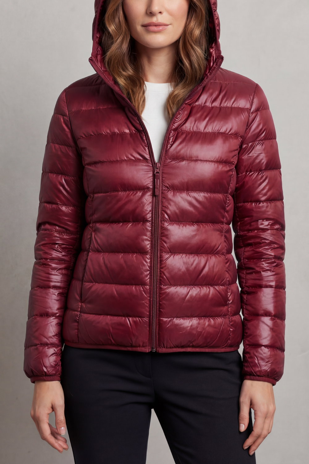 Women's Foldaway Ultralight Hooded Puffer for City Breaks - Burgundy
