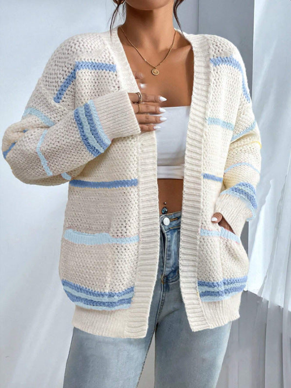 Women's Chunky Printed Cardigan in a Roomy Open-Front Cut - White/Light Blue