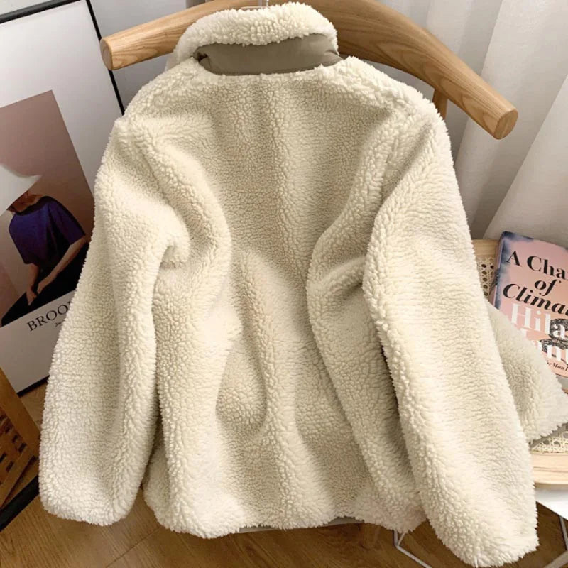 Women's Contrast-Pocket Borg Fleece Jacket with Stand-Up Collar