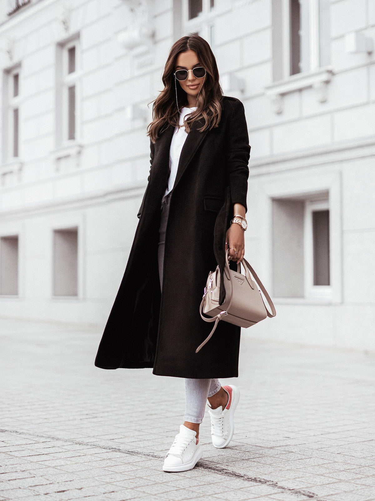Women's Minimal Straight-Cut Soft Wool Coat for Office Days - Black