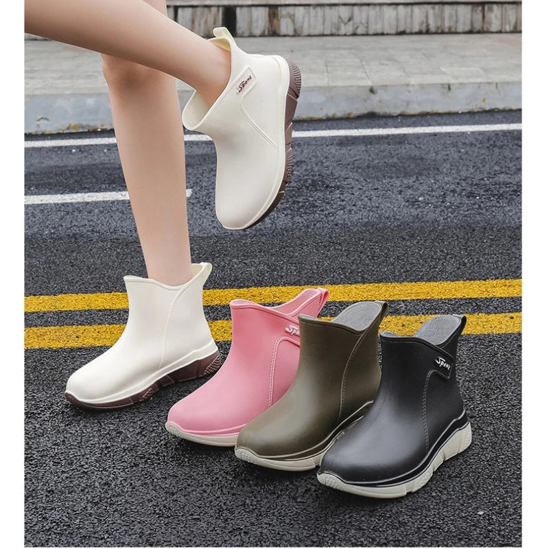 Women's Waterproof Rubber Wellies in Lined and Unlined Styles