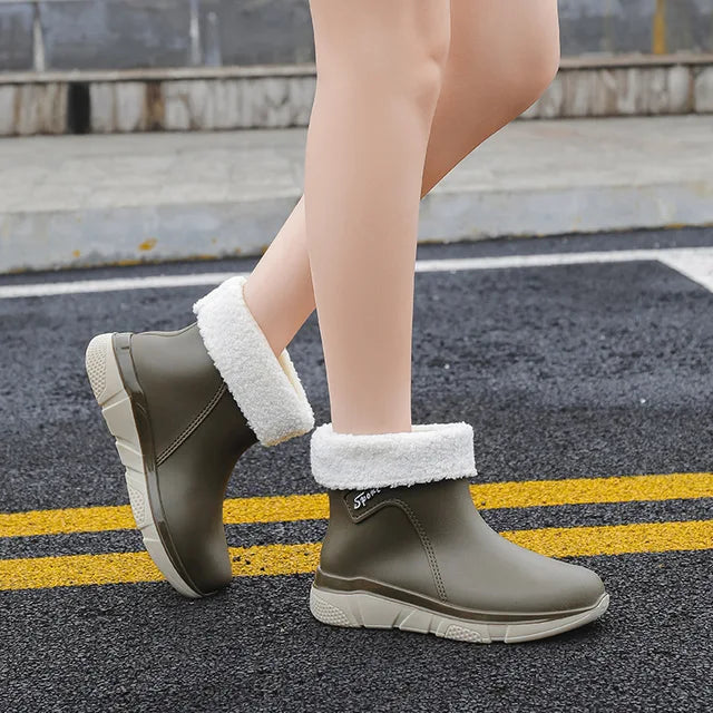 Women's Waterproof Rubber Wellies in Lined and Unlined Styles - Dark Green Lined