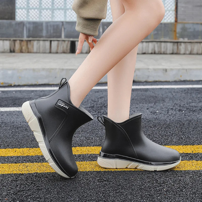 Women's Waterproof Rubber Wellies in Lined and Unlined Styles