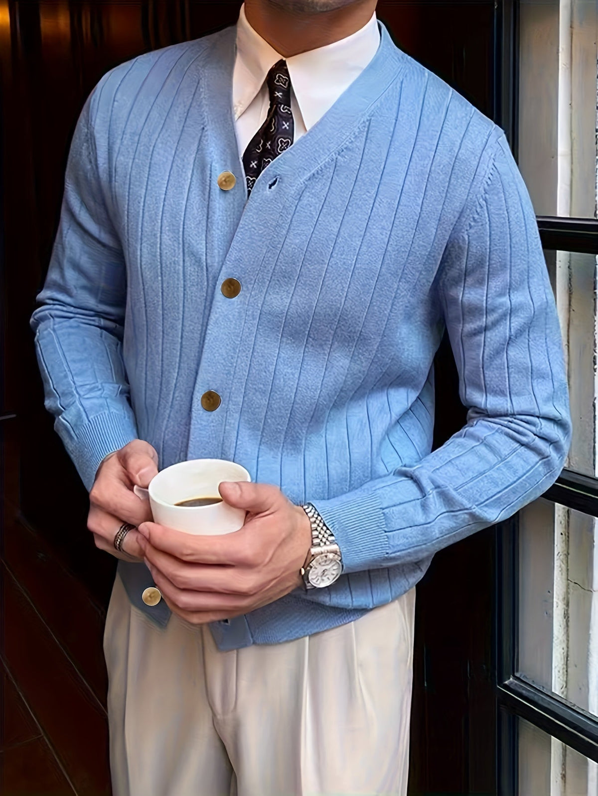 Men's Relaxed Knitted Cardigan with Button Front for Cool Evenings