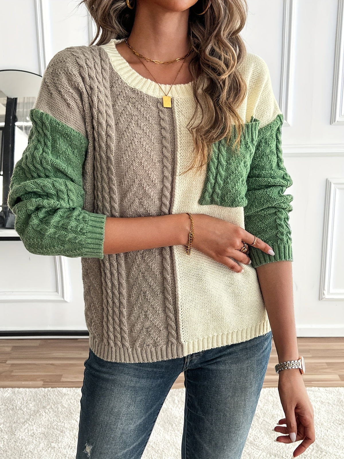 Women's Patch Pocket Cable-Knit Jumper with Two-Tone Panels