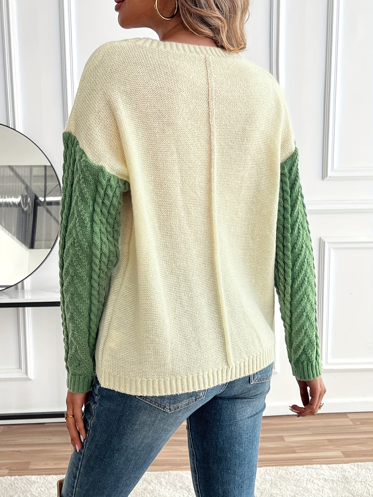Women's Patch Pocket Cable-Knit Jumper with Two-Tone Panels