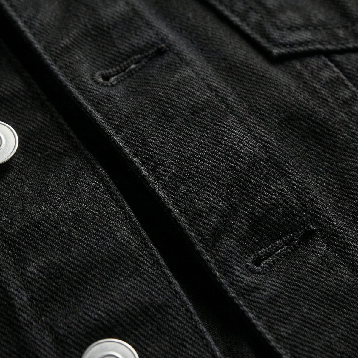 Women's Everyday Cropped Denim Jacket with Buttoned Chest Pockets