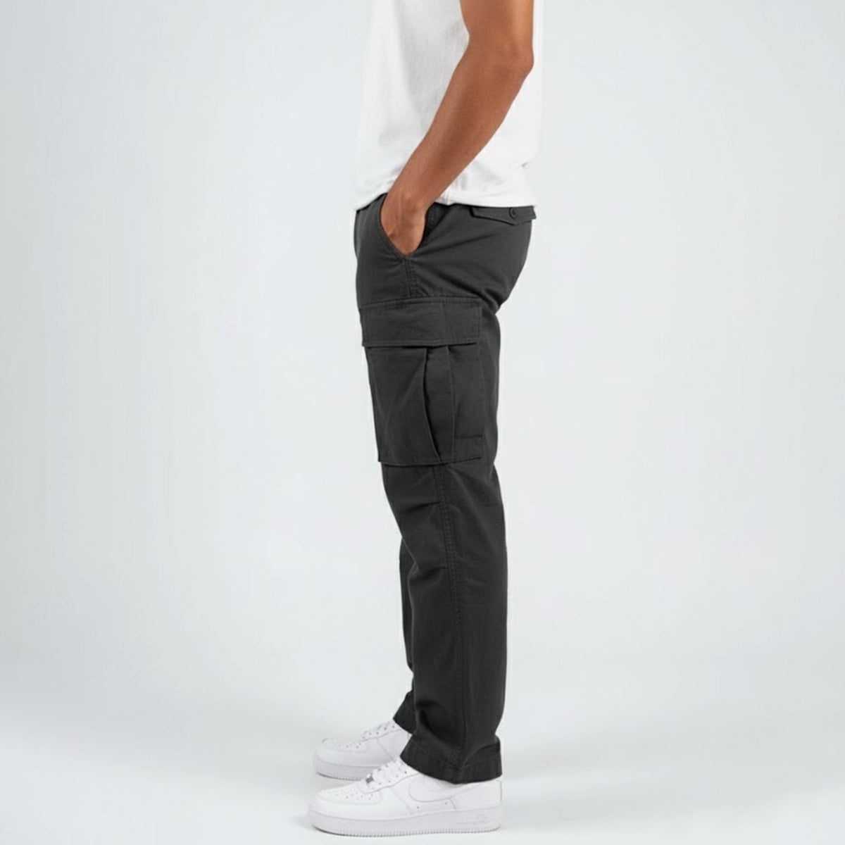 Men's Relaxed Urban Cargo Trousers with Flap-Covered Pockets - Black