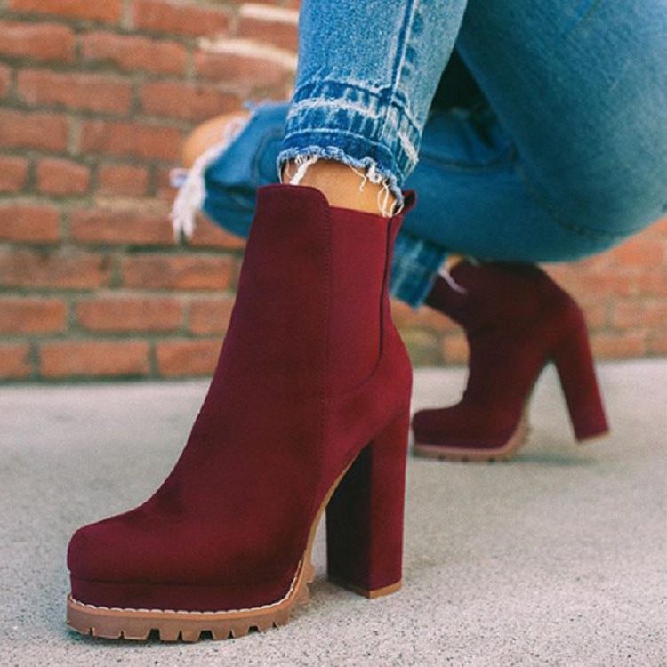 Women's Stacked-Heel Chelsea Ankle Boots with Textured Platform - Wine Red
