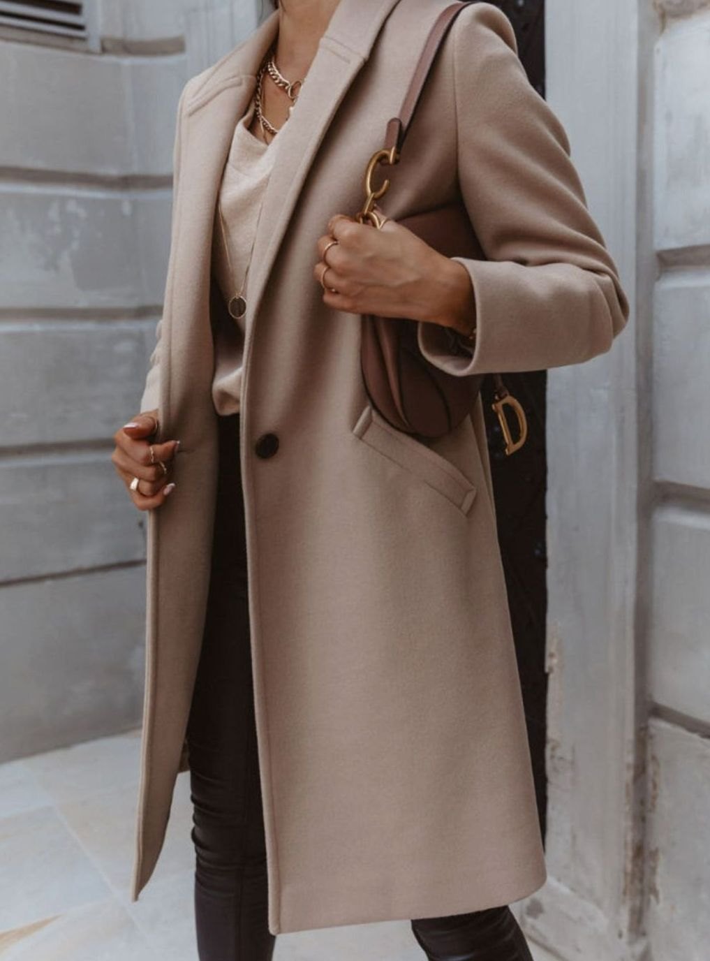 Women's Neat Tailored Knee-Length Coat for Office and Weekends