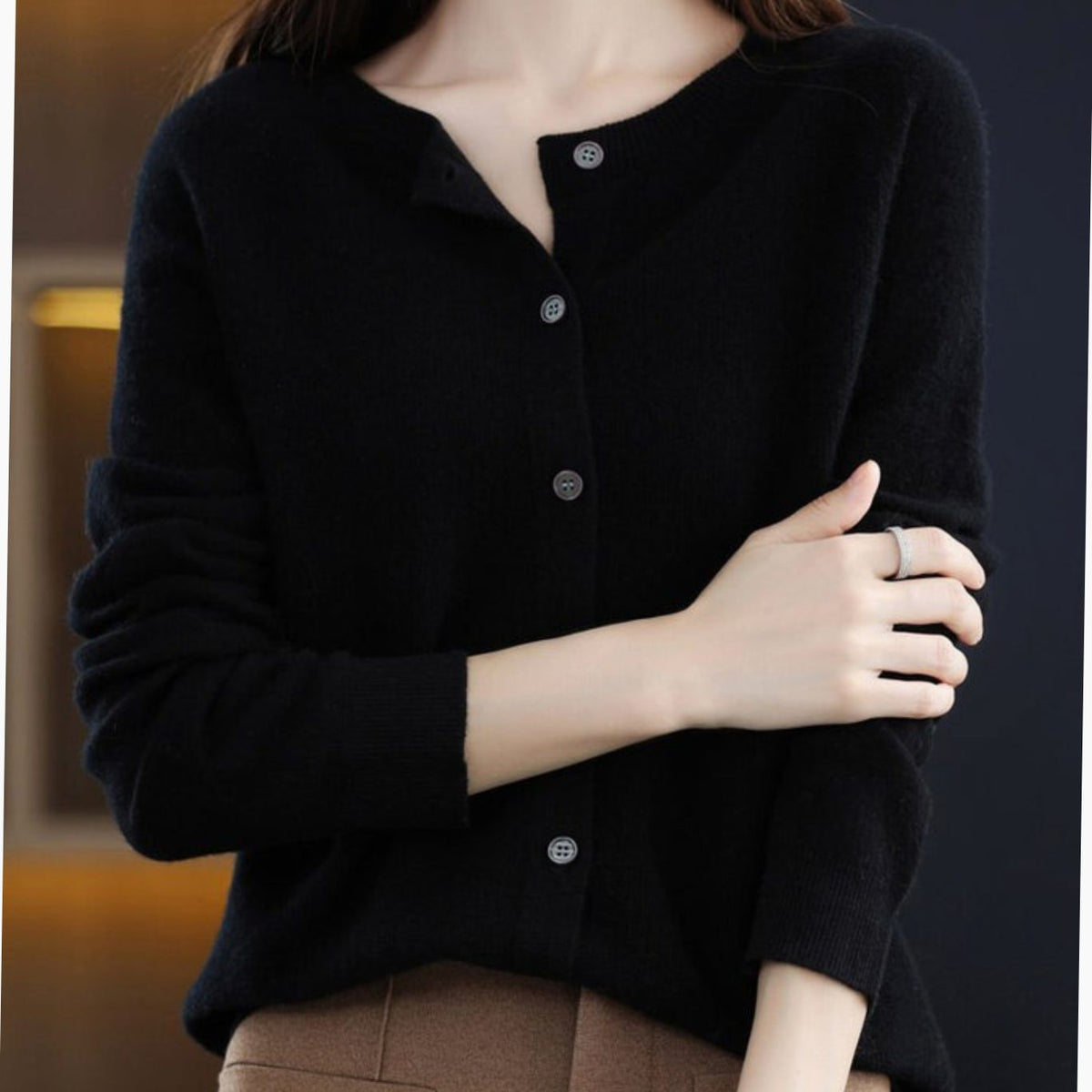 Women's Single-Breasted Merino Wool Cardigan with Crew Neck - Black