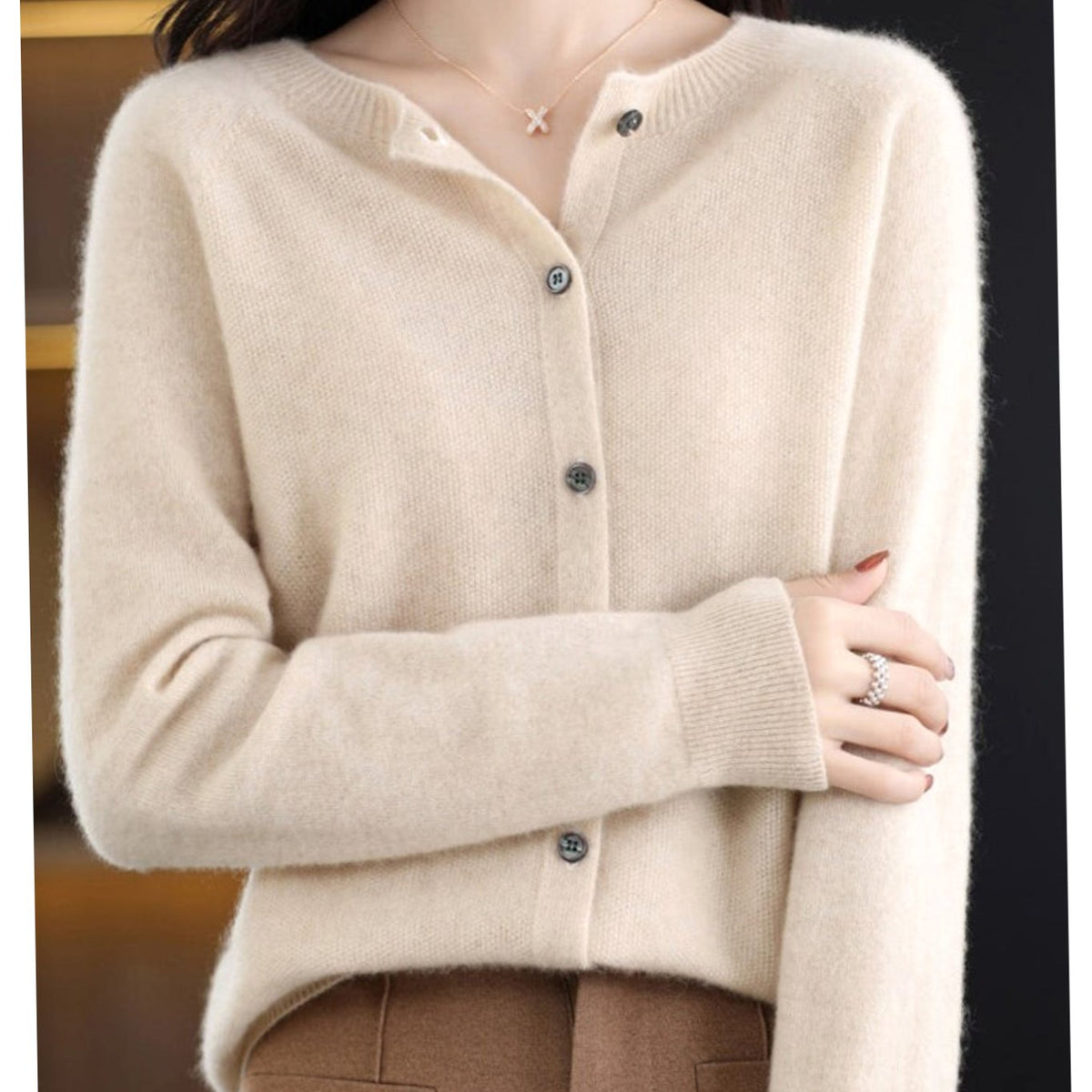 Women's Single-Breasted Merino Wool Cardigan with Crew Neck