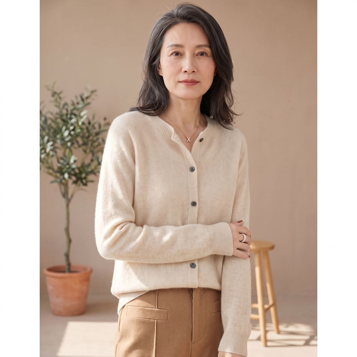 Women's Smooth Merino-Blend Knit Cardigan for Office Days - Khaki
