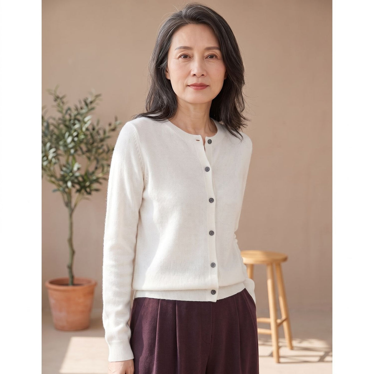 Women's Smooth Merino-Blend Knit Cardigan for Office Days - White
