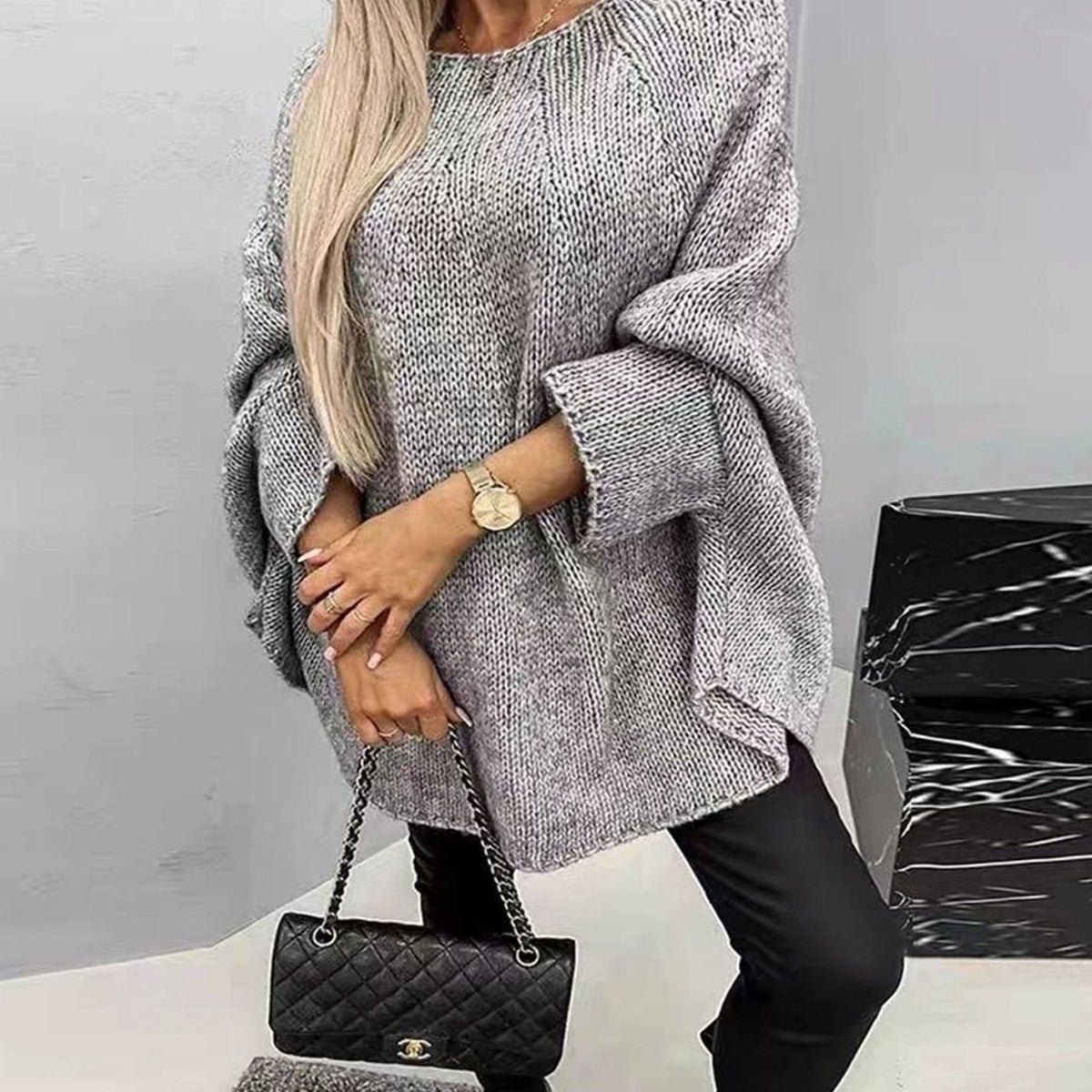 Women's Batwing Sleeve Chunky Knit Tunic Jumper with Crew Neck - Light Grey