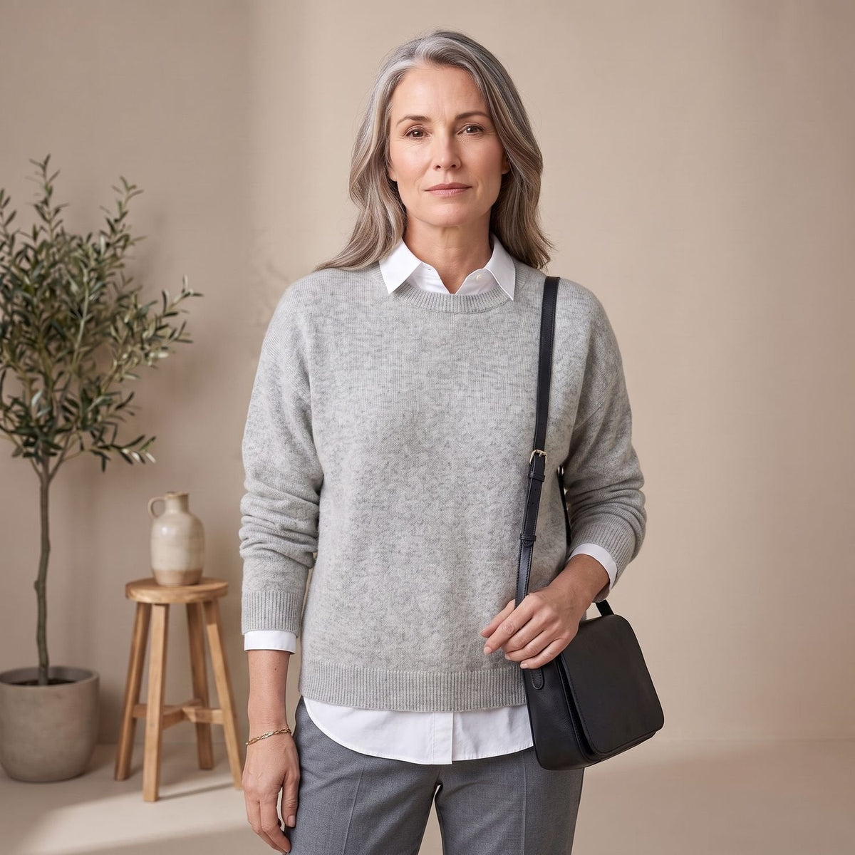 Women's Roomy Crew Neck Jumper for Smart-Casual Layering - Grey