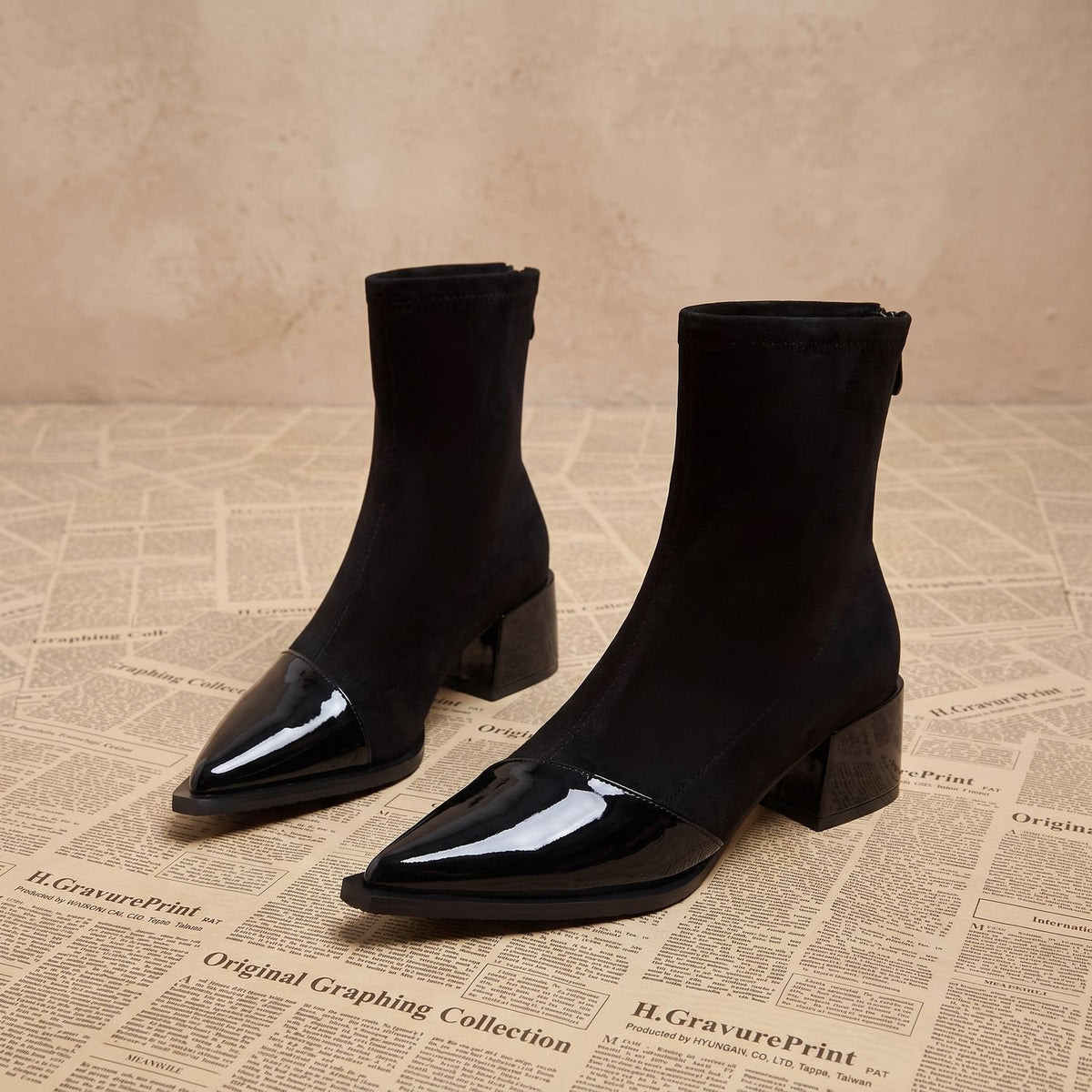 Women's Office-to-Evening Block-Heel Boots with Shiny Pointed Toe - Black
