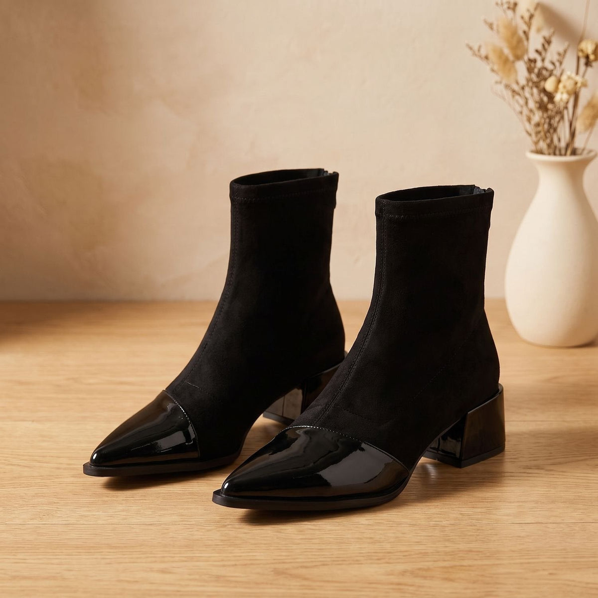 Women's Contrast-Texture Pointed-Toe Boots on a Block Heel - Black