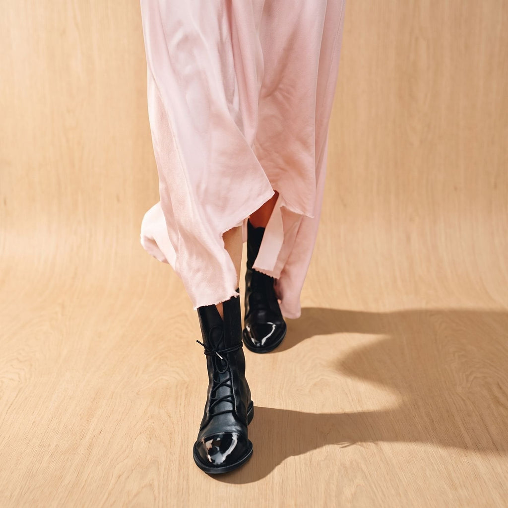 Women's Retro-Inspired Lace-Front Boots with Removable Insole