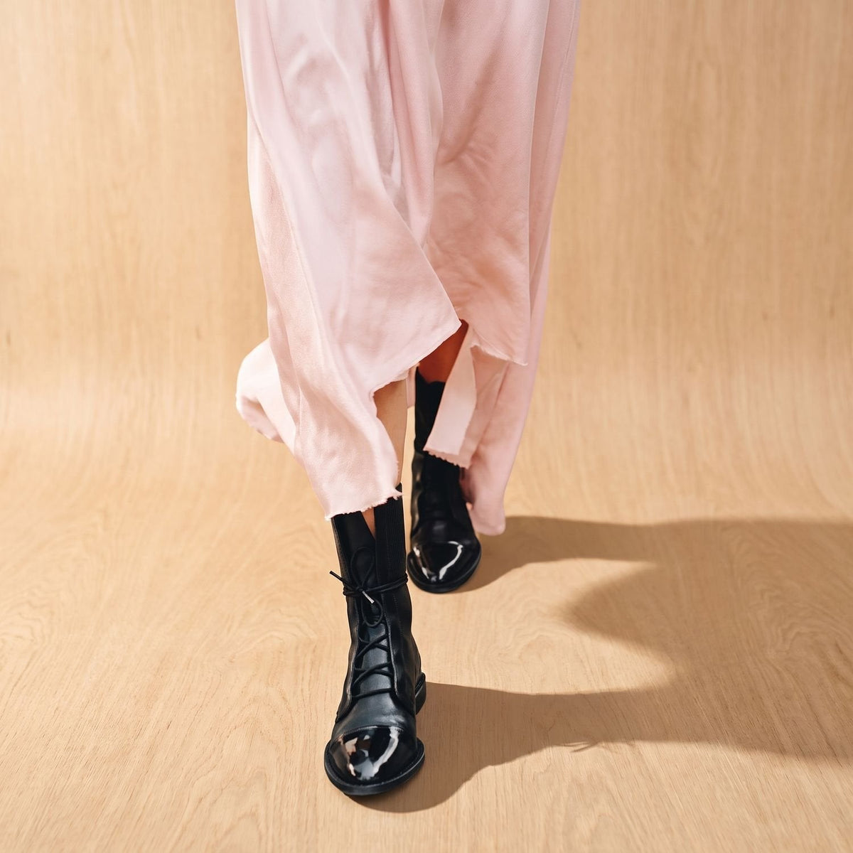 Women's Retro-Inspired Lace-Front Boots with Removable Insole