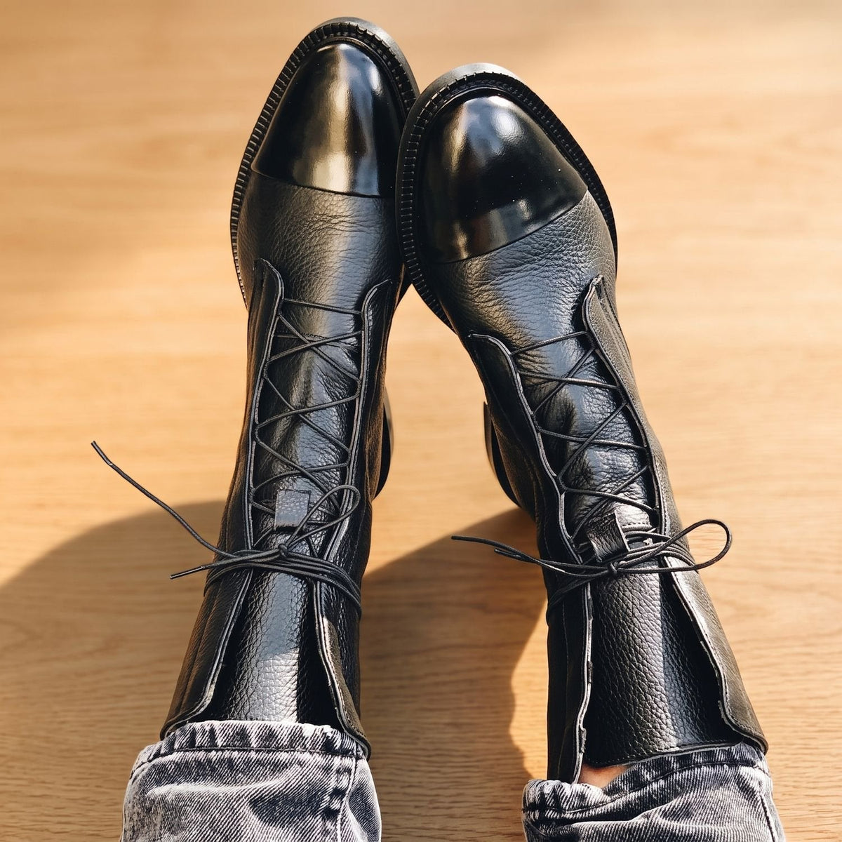 Women's Retro-Inspired Lace-Front Boots with Removable Insole